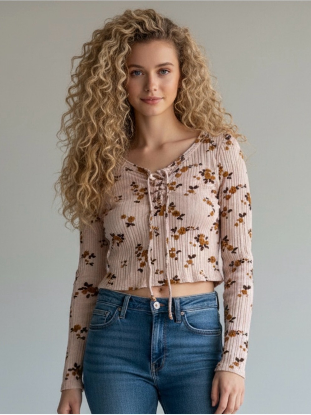 🫶🏻 SO Ribbed Floral Lace-Up Crop Top